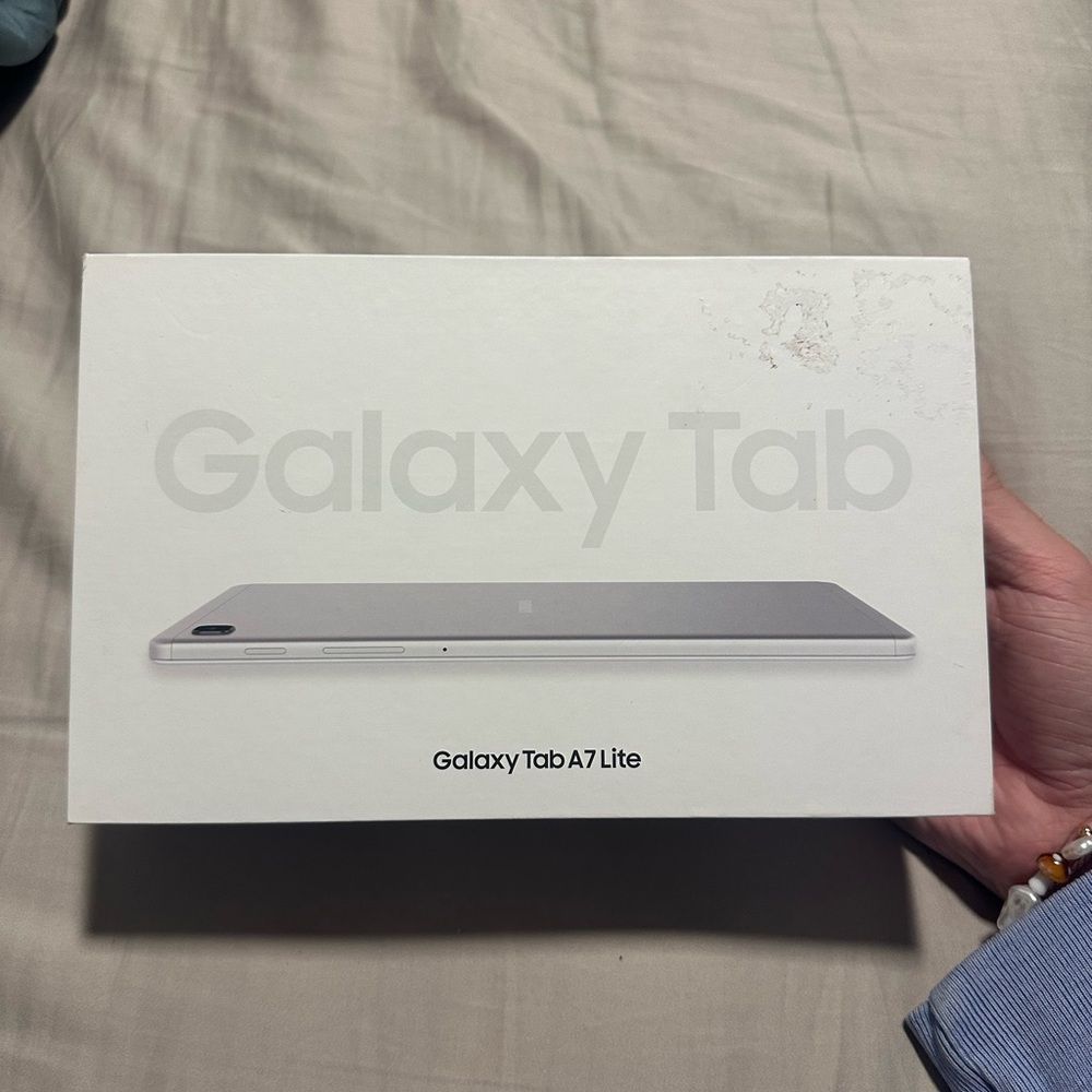 Samsung Galaxy Tab A7 Lite - 32GB in Silver. - Picture 1 of 3